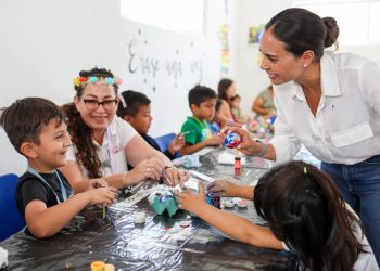 Ana Paty Peralta, visitó el Centro de Desarrollo Comunitario (CDC) DIF- PILARES en la Supermanzana 260