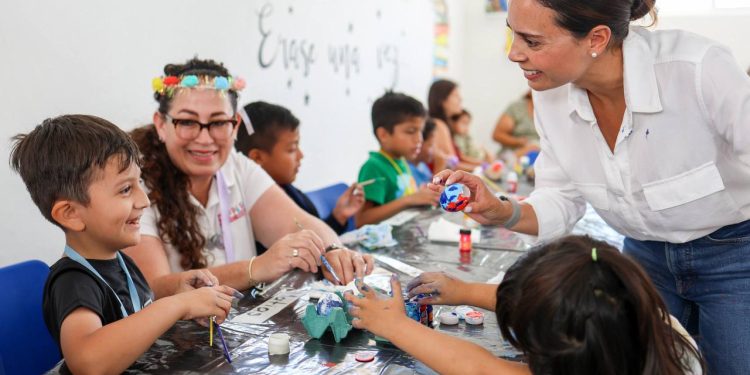 Ana Paty Peralta, visitó el Centro de Desarrollo Comunitario (CDC) DIF- PILARES en la Supermanzana 260