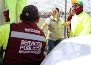 Ana Paty Peralta, al hacer un recorrido para constatar diferentes acciones emprendidas en la Supermanzana 260