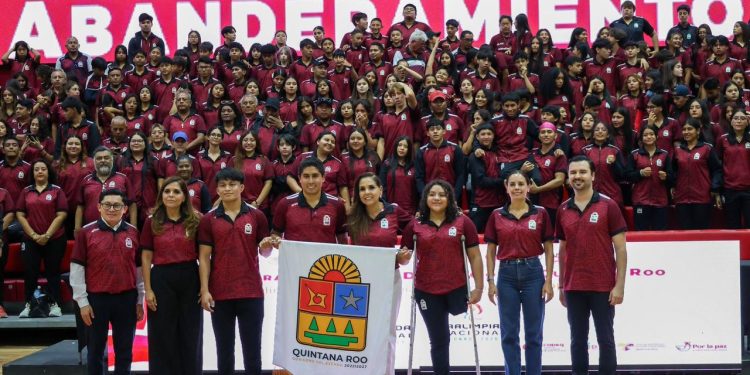 Abanderan Ana Paty Peralta y Mara Lezama a delegación Quintana Roo para la CONADE 2026