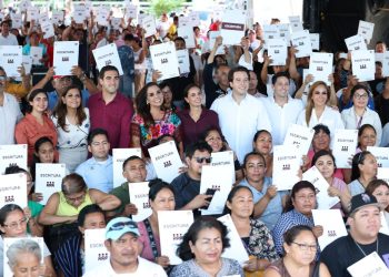 Entregan escrituras a beneficiarios del Programa de Regularización para el Bienestar Patrimonial