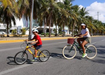 Realizan una jornada más de “Paseo Cancunense” en Malecón Tajamar