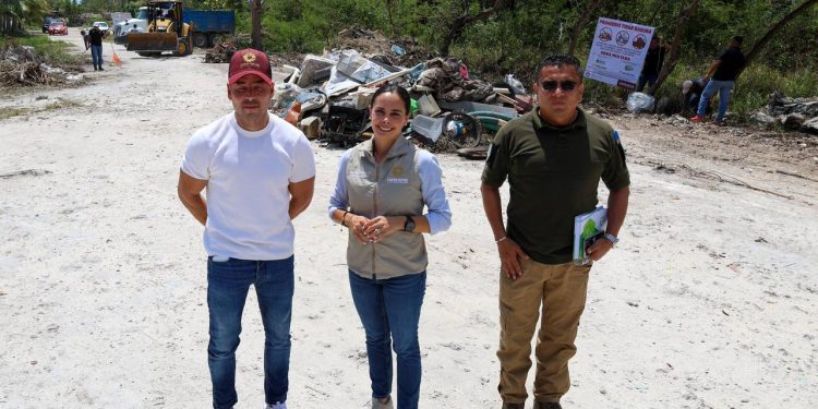 Ana Paty Peralta realiza limpieza y clausura del basurero clandestino en la Supermanzana 237 de Cancún