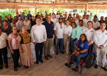 Ana Paty Peralta conmemora el primer Día Municipal del Tianguista en Cancún