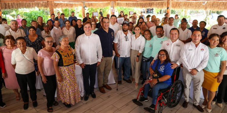 Ana Paty Peralta conmemora el primer Día Municipal del Tianguista en Cancún