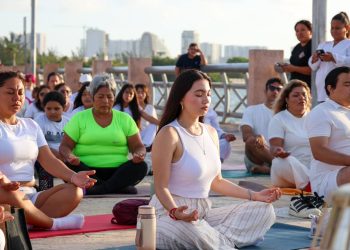 Realizan la cuarta edición del programa “MeditaFest. Un acto de amor por Cancún”, en Malecón Tajamar
