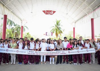 Ana Paty Peralta, atestiguó la inauguración de un domo en la Secundaria Técnica número 11 “Moisés Sáenz Garza”
