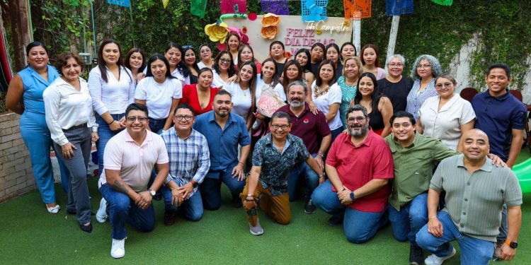 Ana Paty Peralta, reconoció la labor de las madres trabajadoras de la Dirección General de Servicios Públicos Municipales