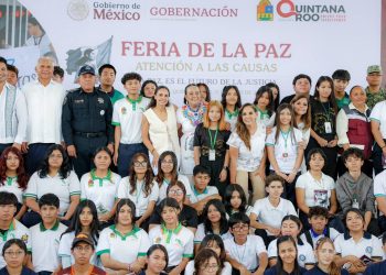 Realizan la Primera Feria de la Paz en el parque del Mercado Lak´in en la Supermanzana 259