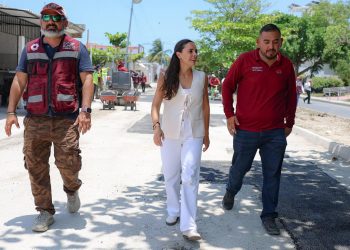 Ana Paty Peralta, realizó un recorrido de supervisión en diferentes calles de la Supermanzana 249