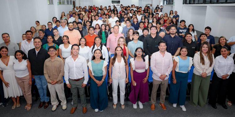 Ana Paty Peralta, encabezó el cierre del programa “JITUR: Jóvenes Innovando el Turismo”