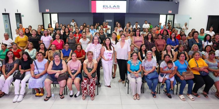 Realizan la cuarta entrega de tarjetas de beneficios para mujeres emprendedoras “Ellas Facturan”