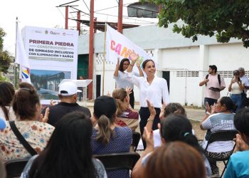 Ana Paty Peralta, encabezó la colocación de la primera piedra del gimnasio “Ejercitando la Inclusión” en el Toro Valenzuela