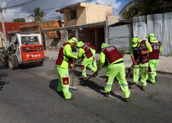 Dirección General de Servicios Públicos realiza labores de mantenimiento vial en la Supermanzana 75