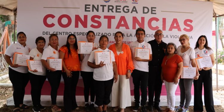 DIF Benito Juárez entrega constancias del Centro Especializado para la Atención de la Violencia (CEPAV)