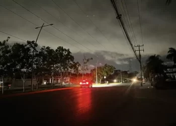CFE restablece servicio eléctrico tras apagones en Cancún