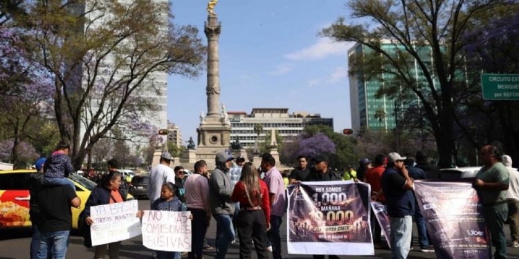 Inician marchas en CDMX por el Día del Trabajo