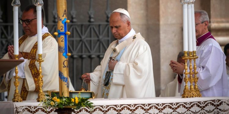 León XIV conmemora su primer año como papa con llamado por la paz