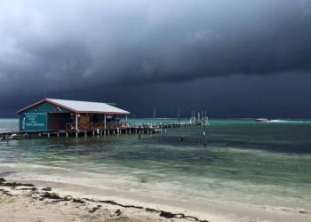 Hoteles refuerzan medidas ante huracanes en Riviera Maya