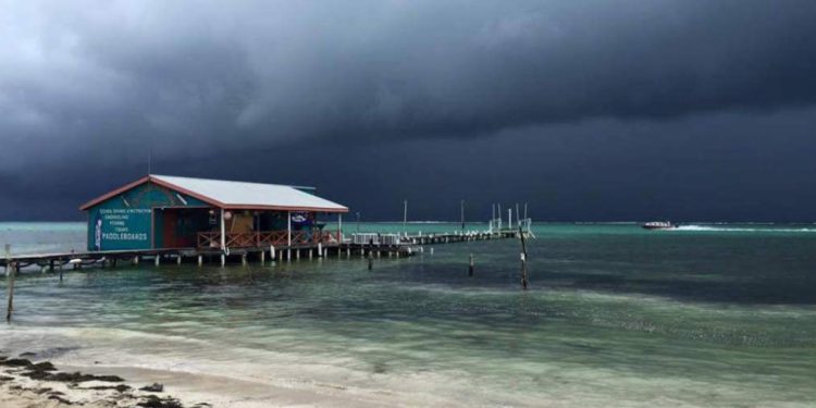 Hoteles refuerzan medidas ante huracanes en Riviera Maya
