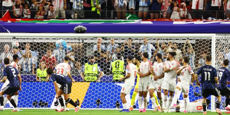 Giovani Lo Celso debuta en un Mundial con un golazo de tiro libre