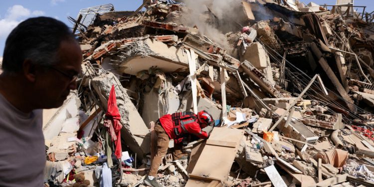 Venezuela cumple seis días de rescate: aumenta a mil 943 la cifra de fallecidos y hay más de 10 mil heridos