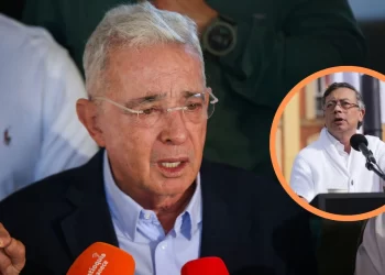 Álvaro Uribe critica el impacto del Gobierno Petro en el emprendimiento