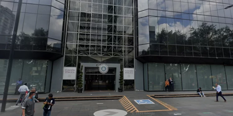 La Secretaría Anticorrupción lleva a juicio a cuatro servidores públicos