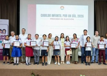 Ana Paty Peralta fomenta la participacion democratica de niñas y niños en Cancun