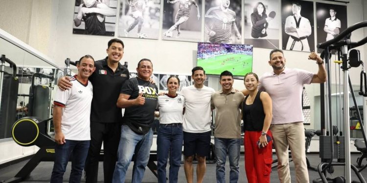Ana Paty Peralta inaugura moderno gimnasio de fuerza para atletas en Cancun