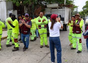 Ana Paty Peralta instruye ordenamiento y limpieza de cableado aereo en Cancun