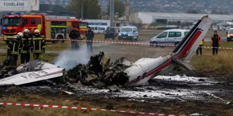 Avioneta de paracaidismo se estrella en Francia; hay 11 muertos