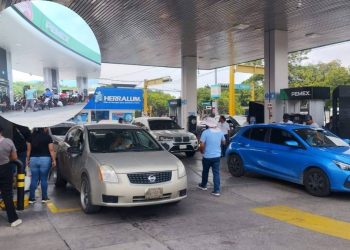CNTE toma gasolineras en Chiapas y regala combustible durante protesta Coparmex exige investigar los hechos