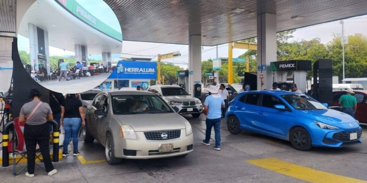 CNTE toma gasolineras en Chiapas y regala combustible durante protesta Coparmex exige investigar los hechos