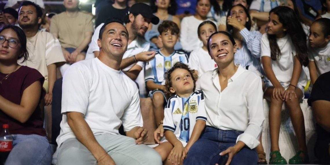 Cancun Fut Fest reune a cientos de aficionados para vivir la pasion del Mundial 2026 en Malecon Tajamar