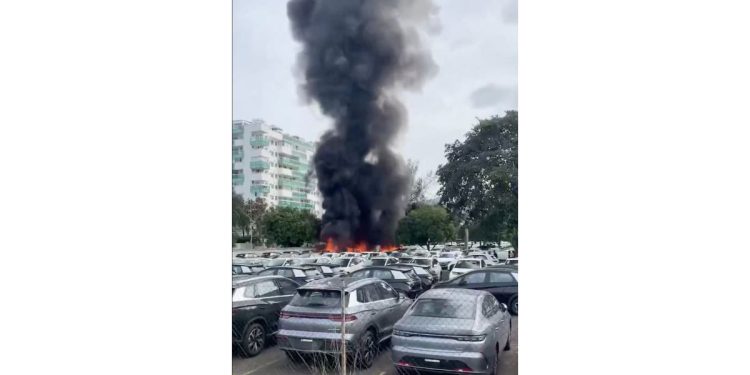 Dos helicópteros se estrellan en Río de Janeiro: hay seis muertos