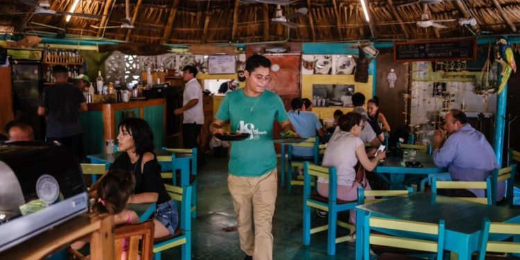 Quintana Roo destaca entre los estados con más empleo rumbo al Mundial 2026