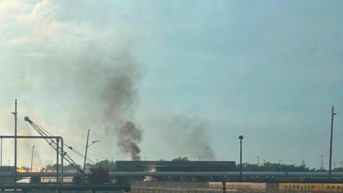 Explosion en refineria de Pemex genera alarma entre habitantes