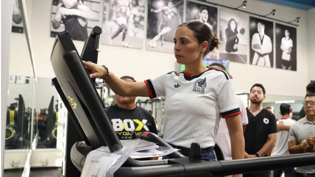 Nuevo moderno gimnasio de fuerza del Kuchil Baxal