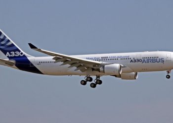 Rayo impacta el motor de un Airbus A330 con más de 200 pasajeros a bordo en Colombo