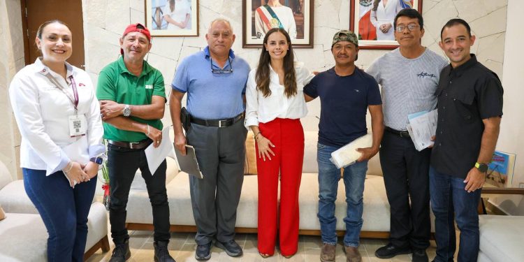 Realizan una jornada más de “Día del Pueblo Cancún Nos Une por la Transformación” en el Palacio municipal