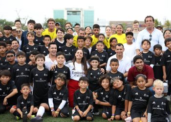 Ana Paty Peralta apertura de Clinic Fundación Real Madrid en Cancún