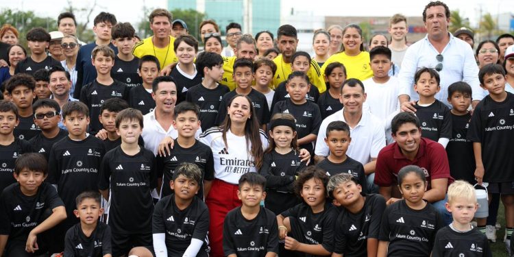 Ana Paty Peralta apertura de Clinic Fundación Real Madrid en Cancún