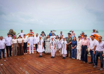 Ana Paty Peralta, atestiguó la conmemoración del 84 Aniversario del Día de la Marina Nacional