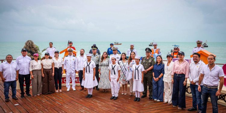 Ana Paty Peralta, atestiguó la conmemoración del 84 Aniversario del Día de la Marina Nacional