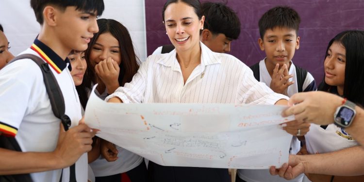 Realizan la 46 edición del “Día del Pueblo, Cancún nos Une por la Transformación” en la SM 107 de Cancún
