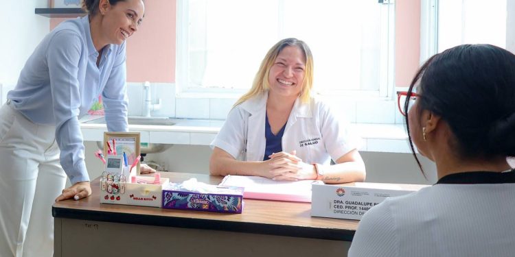 Fortalece Ana Paty Peralta la salud de las y los cancunenses