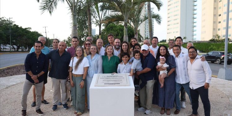 Ayuntamiento de Benito Juárez inauguró glorieta en honor a Don Camilo Cámara García