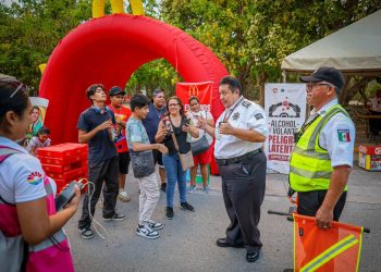 Realizan primera edición de “Paseo Cancunense Nocturno” en Av. Bonampak