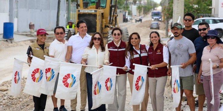 Ana Paty Peralta da banderazo de inicio de las obras de la Avenida Nazareth